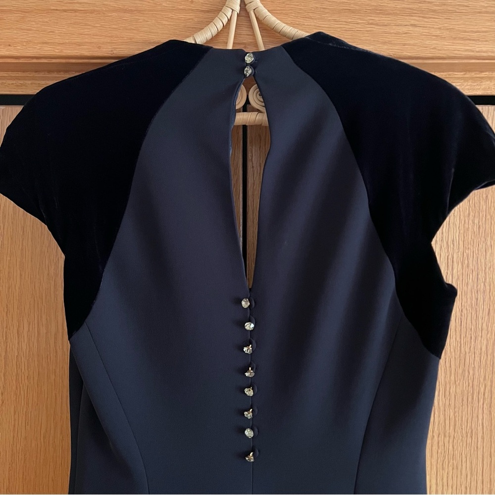Tahari navy blue full length evening gown (Size 4)
